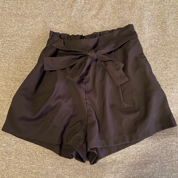 H&M Tie Shorts - Picture 1 of 2